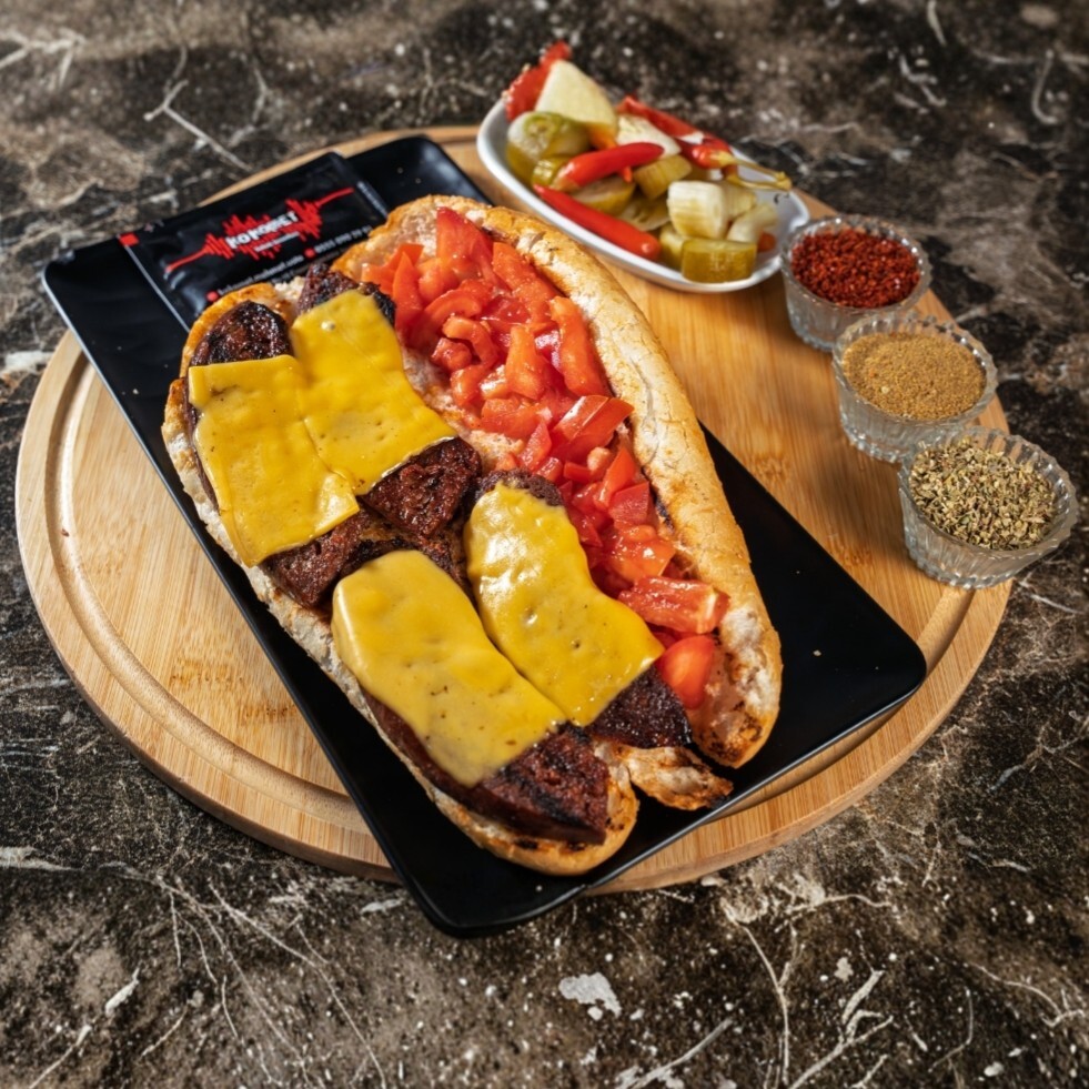 Cheddarlı Sucuk Ekmek