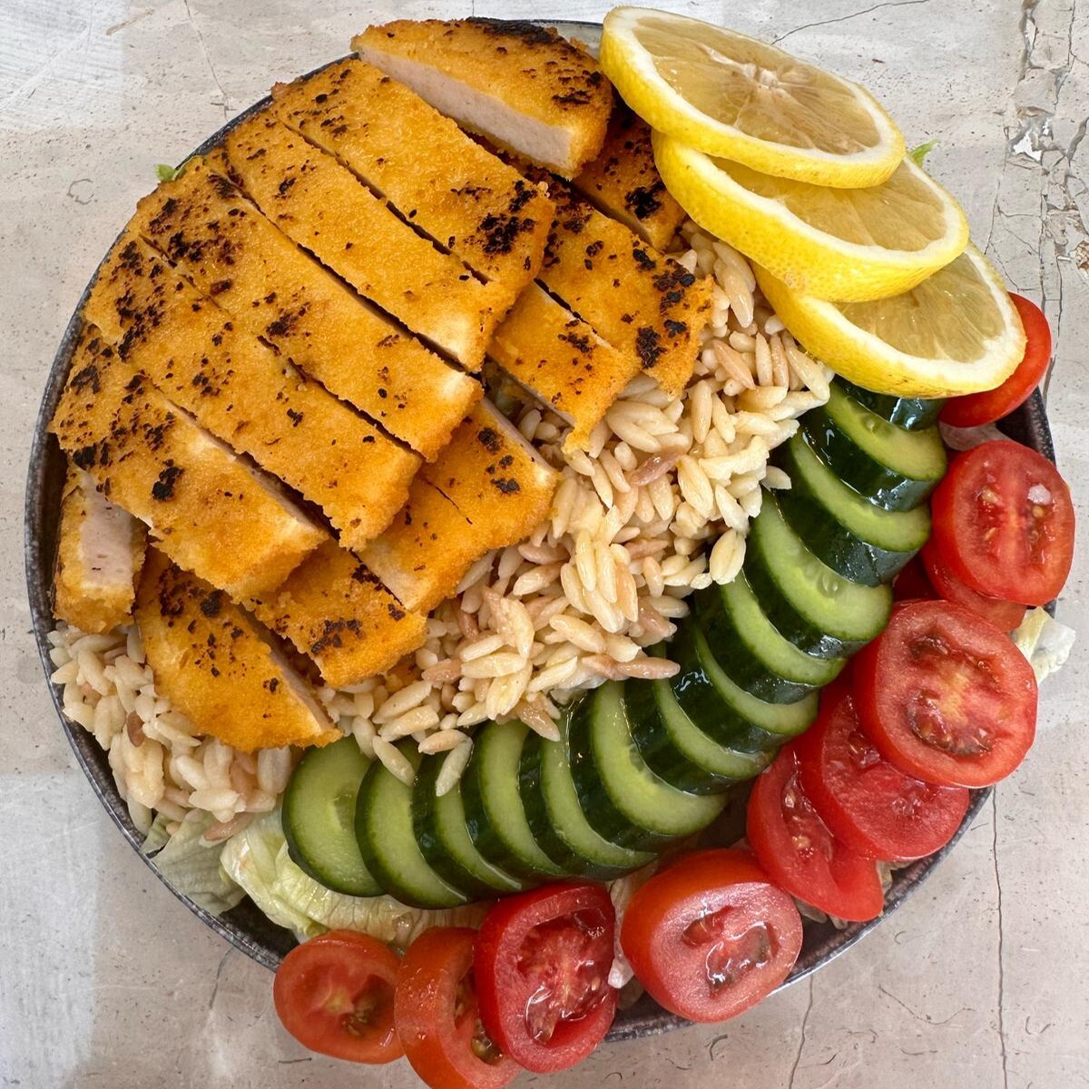 Bi' Dolu Schnitzel Tabağı