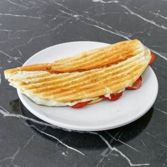 Tam Ekmek Sucuklu Tost