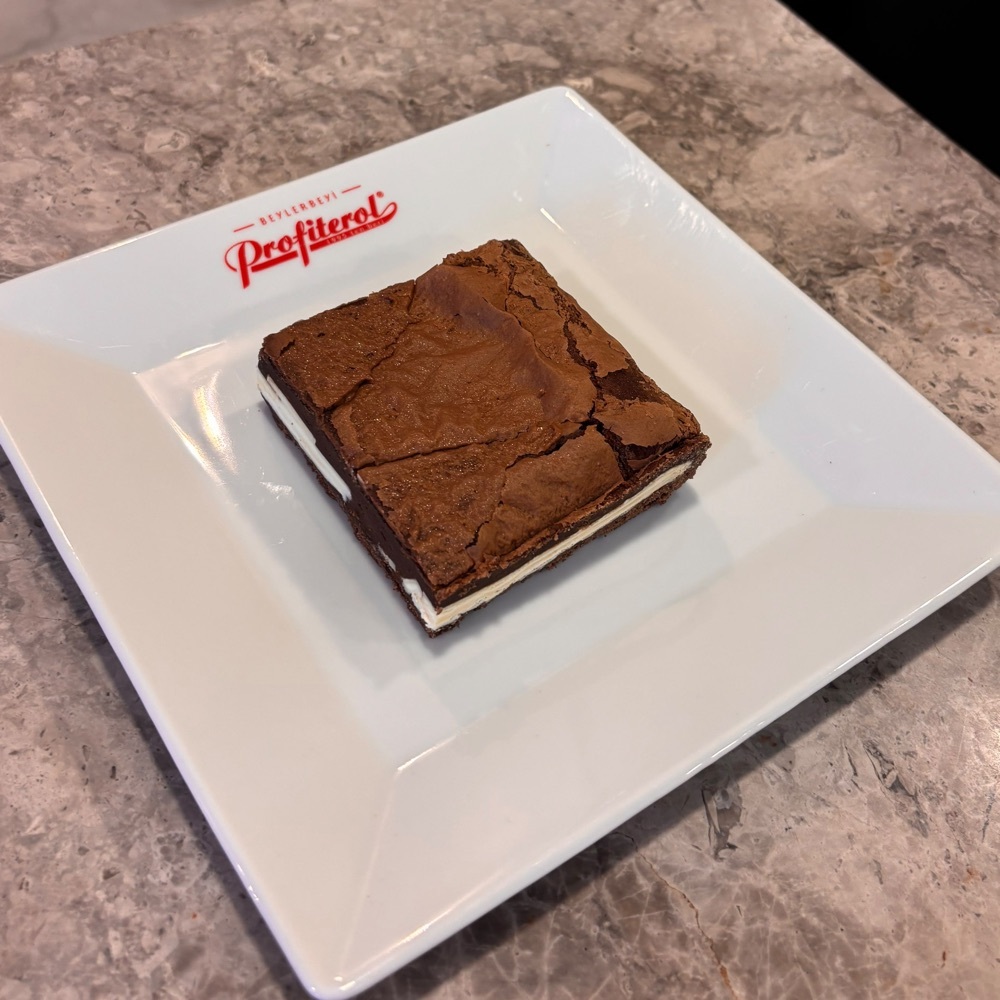 Beyaz Çikolatalı Brownie 140 GR
