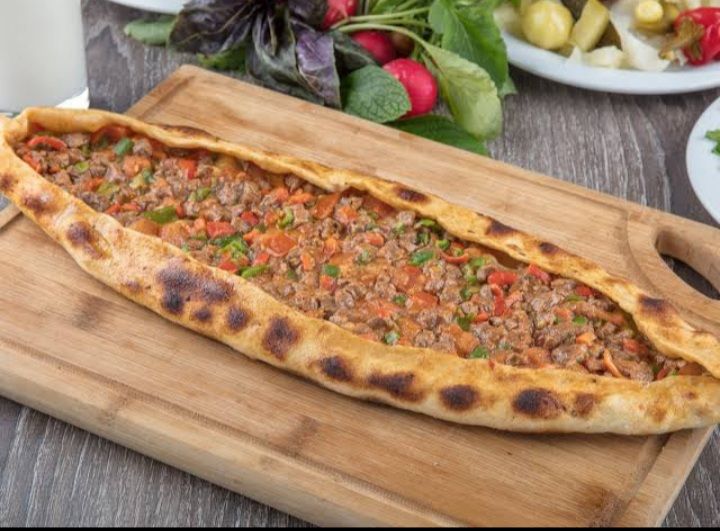 Kuşbaşılı Pide