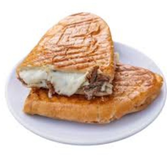 Kavurmalı Peynirli Tost