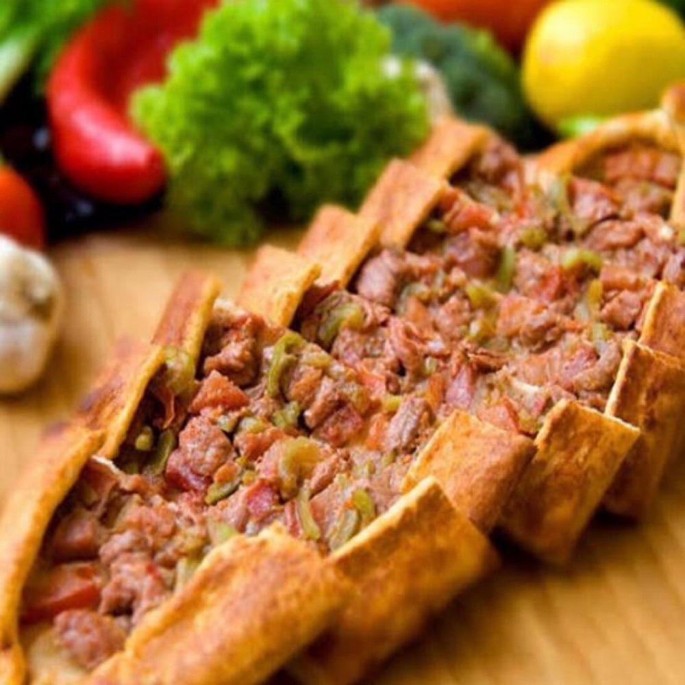 Kuşbaşılı Cantık Pide