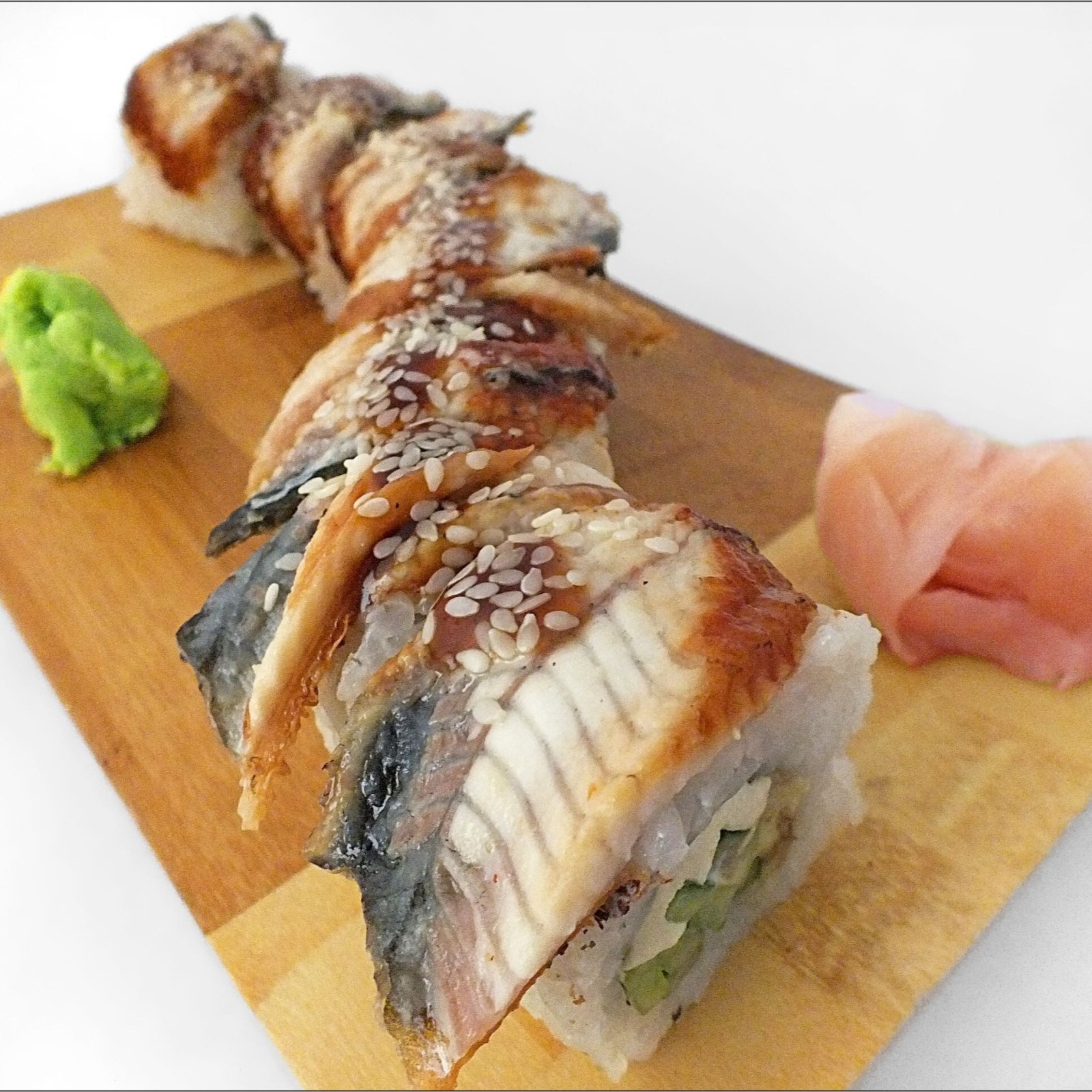 162. Dragon Roll (8 Pcs)