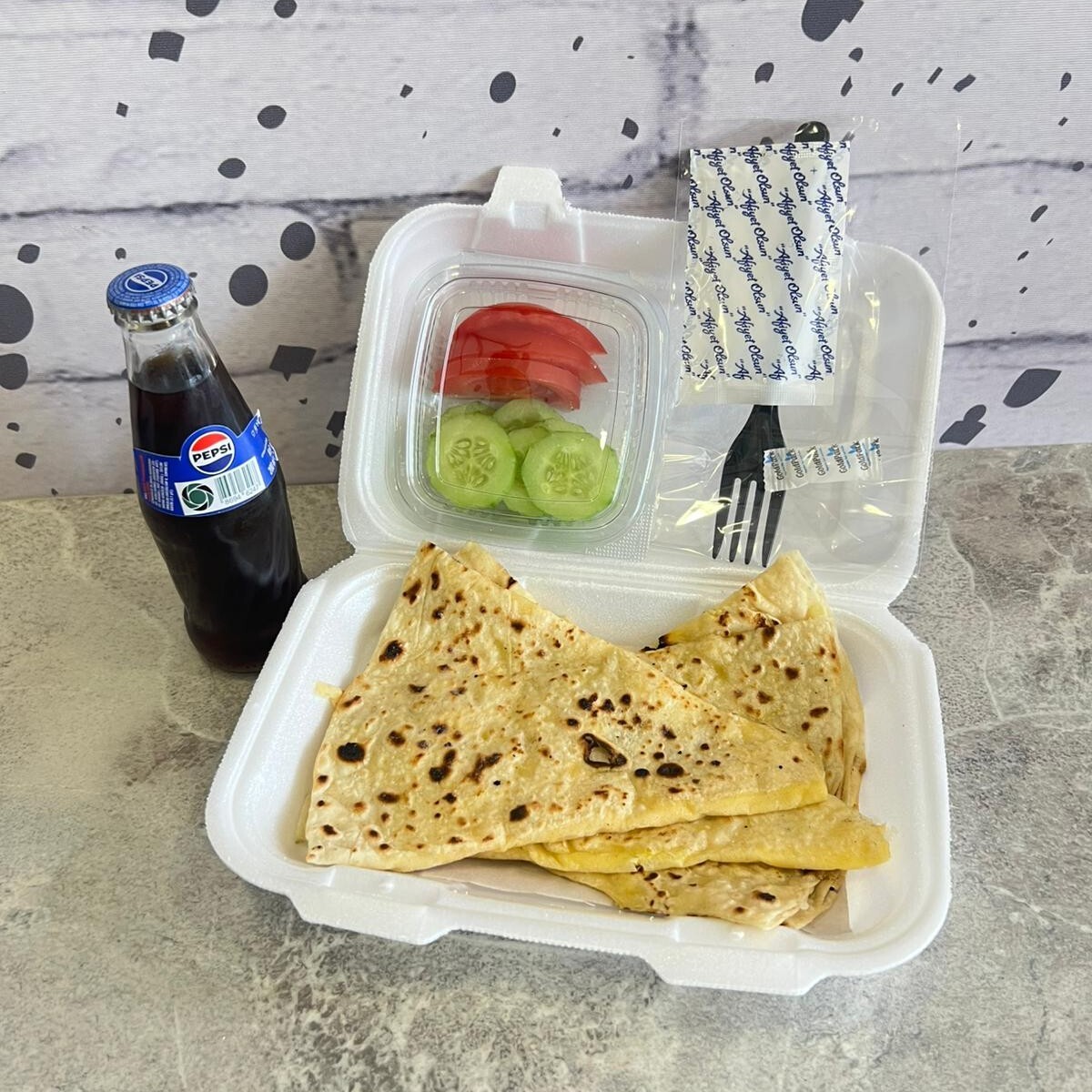 Seçeceği Gözleme + Coca Cola (200 Ml) Menü