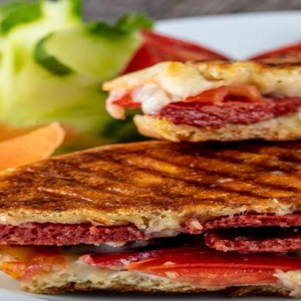 Sucuklu Bazlama Tost