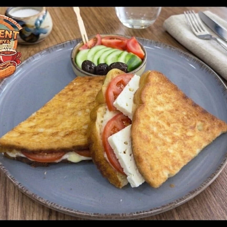 Beyaz Peynirli Tost