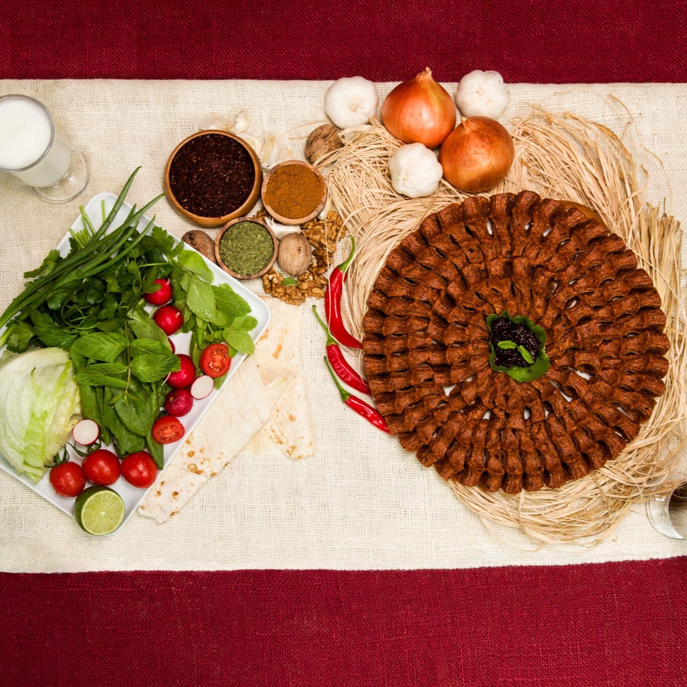 Çiğ Köfte (1 kg) (Bol Malzemeli)