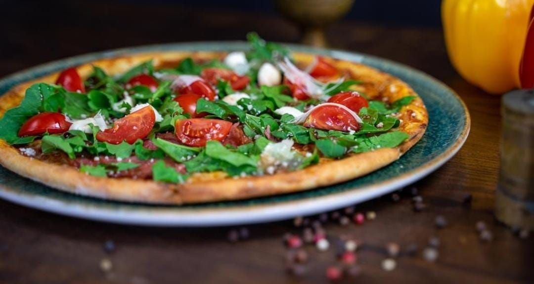 Füme Pizza (Orta)