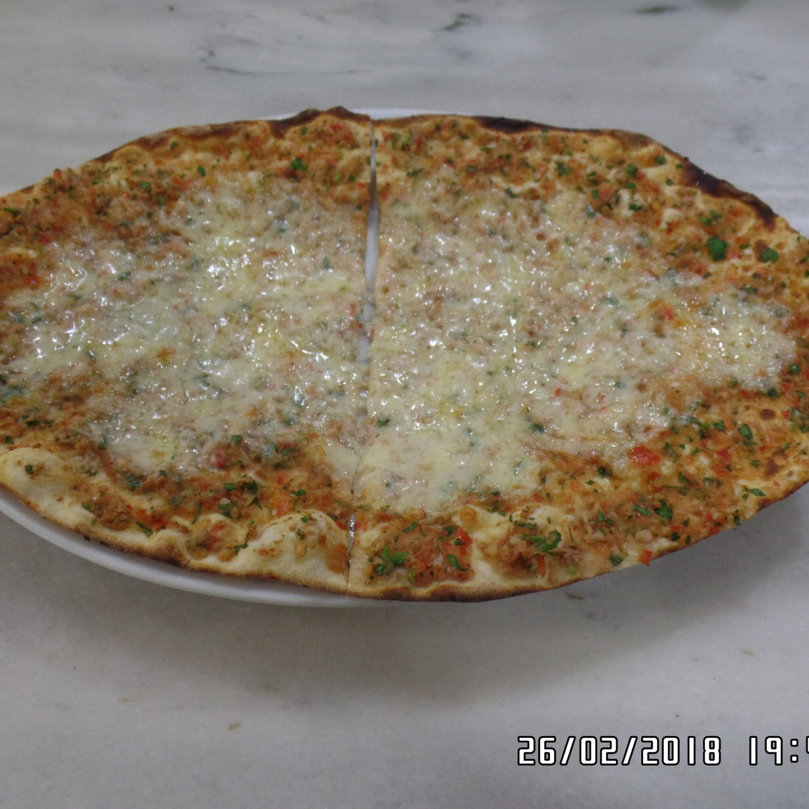 Kaşarlı Lahmacun