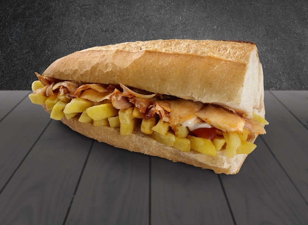 3 Çeyrek Ekmek Arası Tavuk Döner (120gr.)+Orta Boy Patates Cips +Coca Cola 330 ml