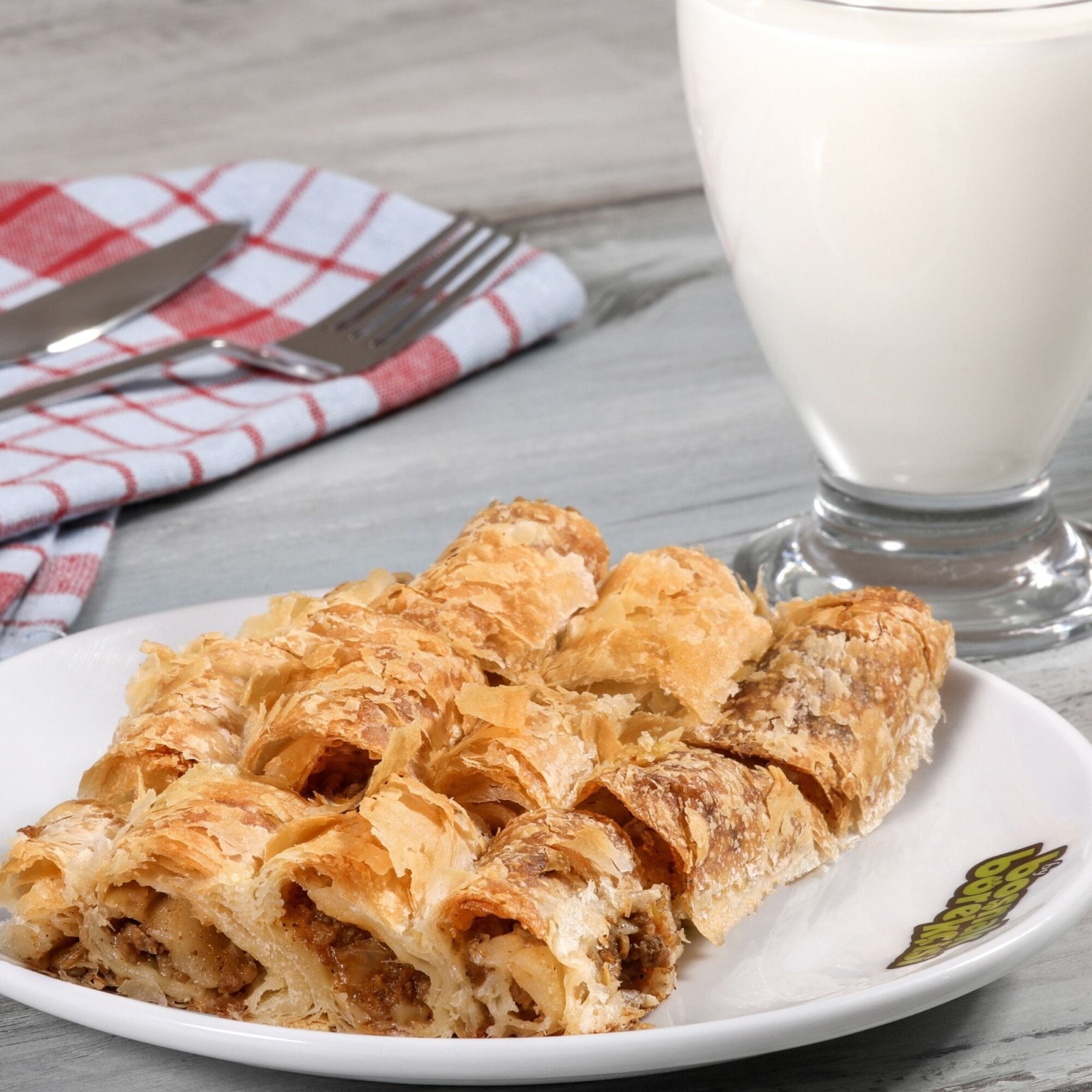 Kıymalı Boşnak Böreği (350 gr)