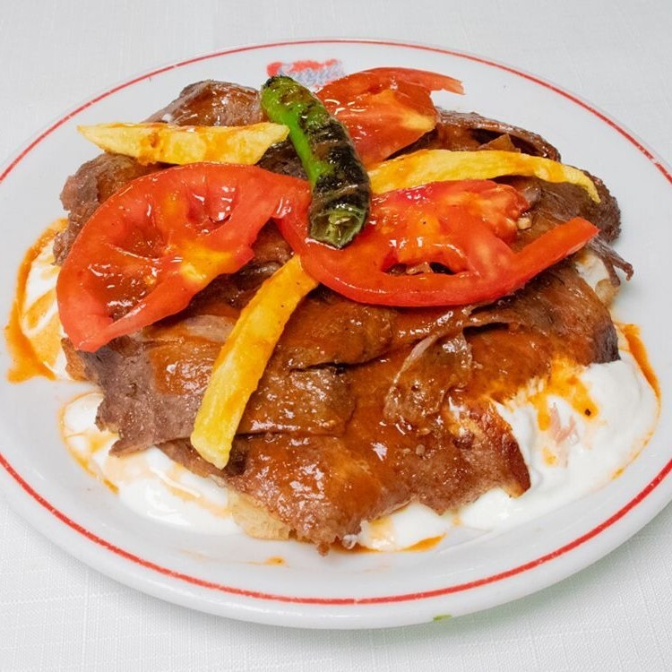 Sarımsaklı Yoğurtlu Et Döner