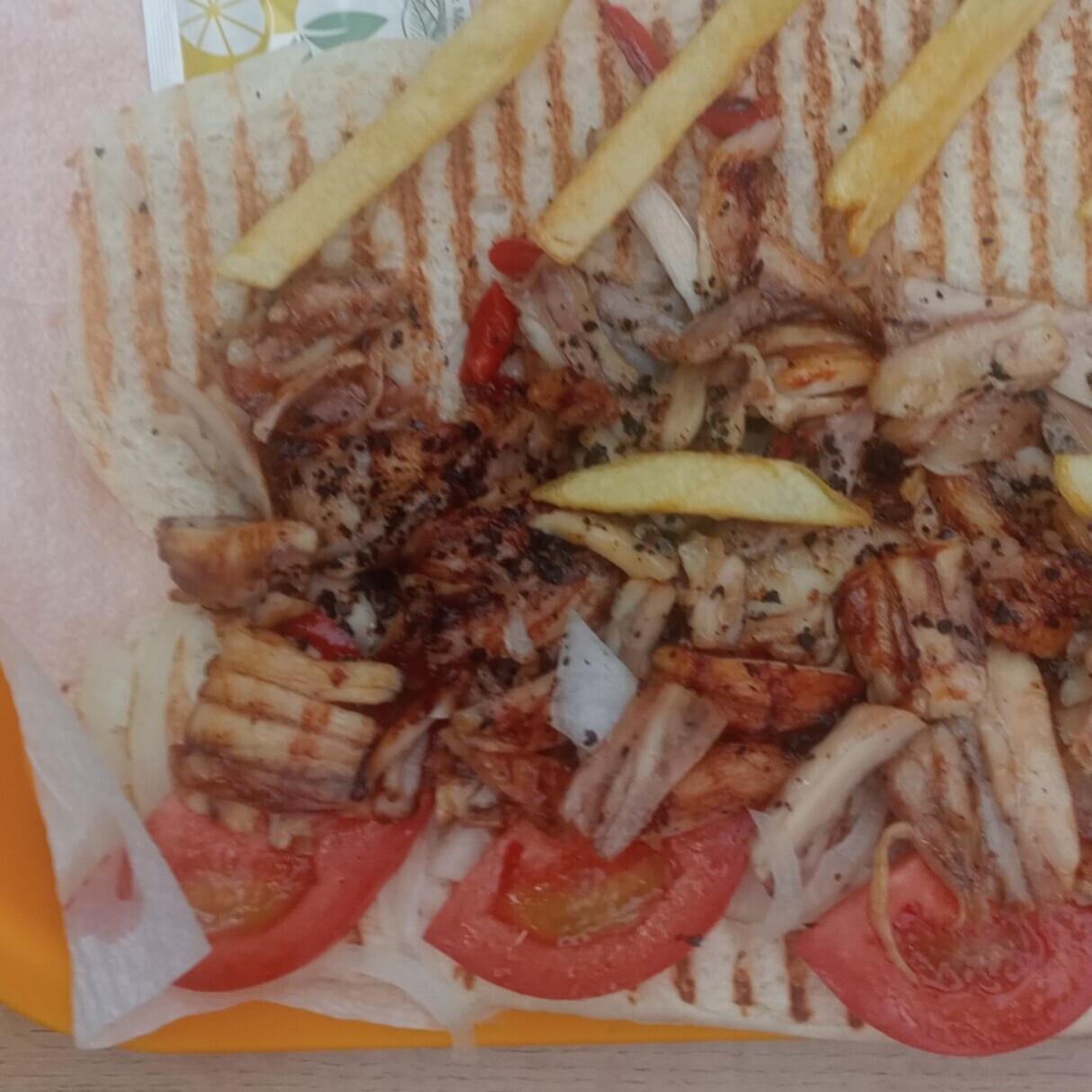 Yarım Tavuk Döner + Ayran + Patates