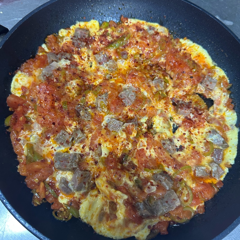 kavurmalı menemen
