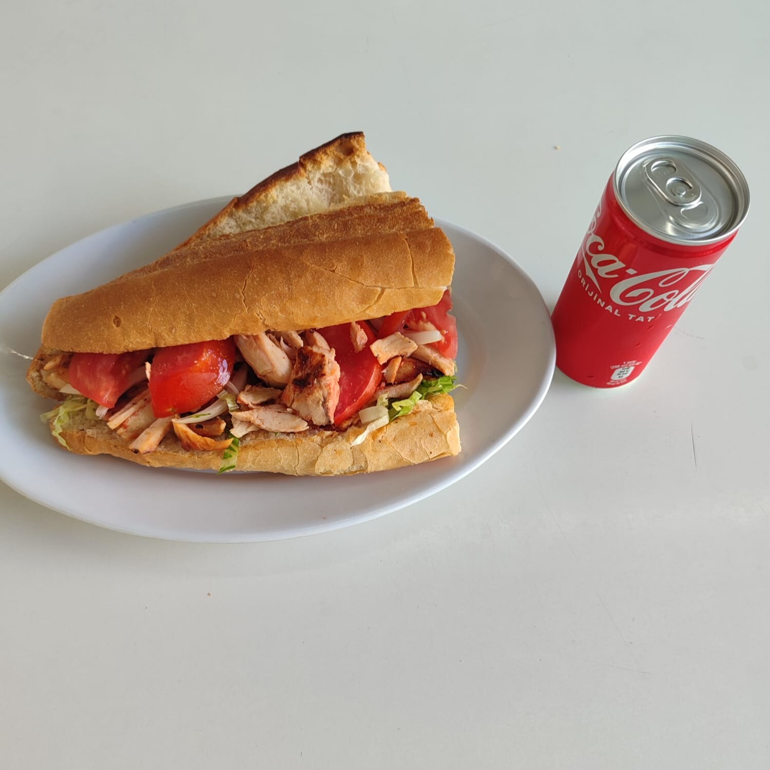 Yarım Ekmek Arası Tavuk Döner & Cola