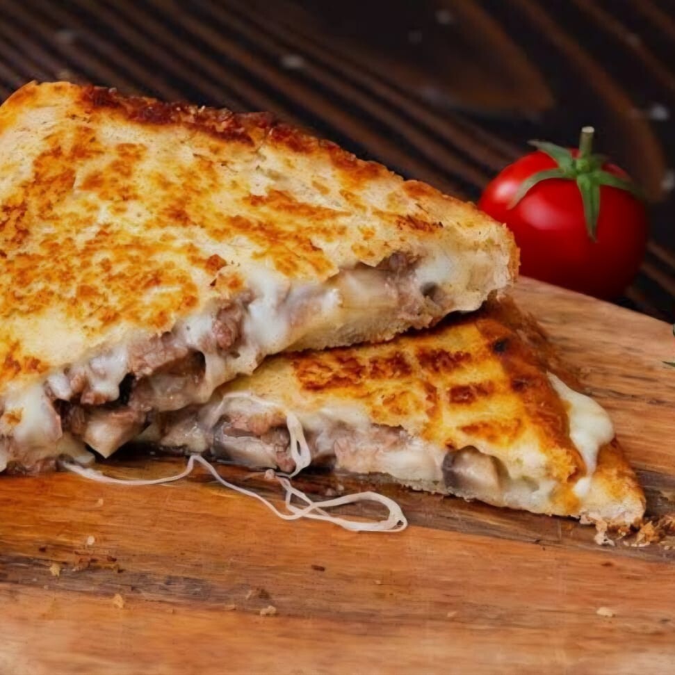 Kaşarlı Kavurmalı Tost
