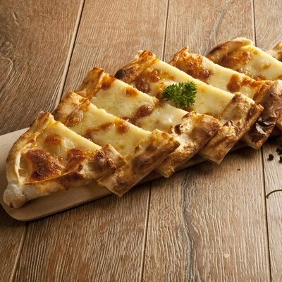 Kaşarlı Pide + Ayran + Salata