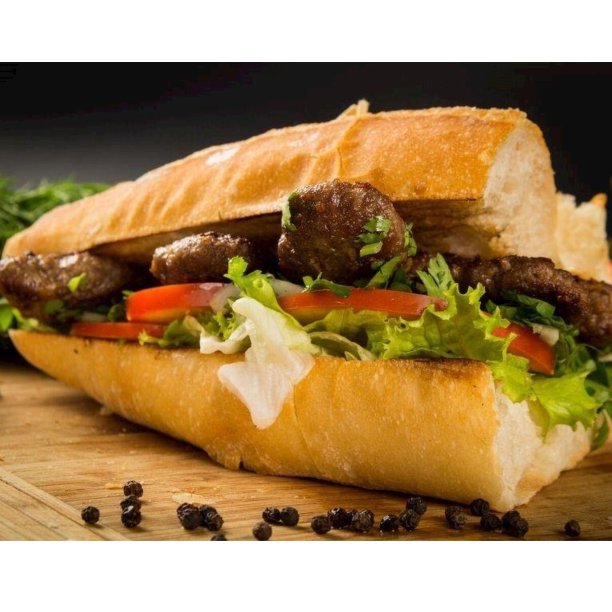 Üç Çeyrek Köfte Ekmek