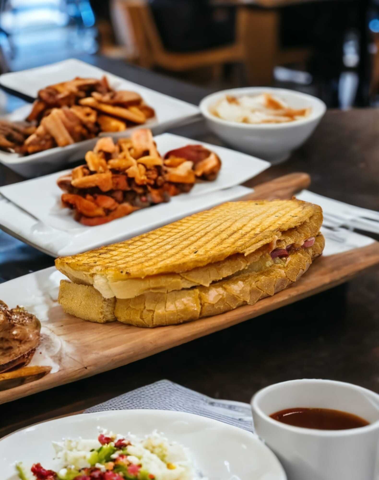 Turşulu Ekşili Süper Tost Gurme