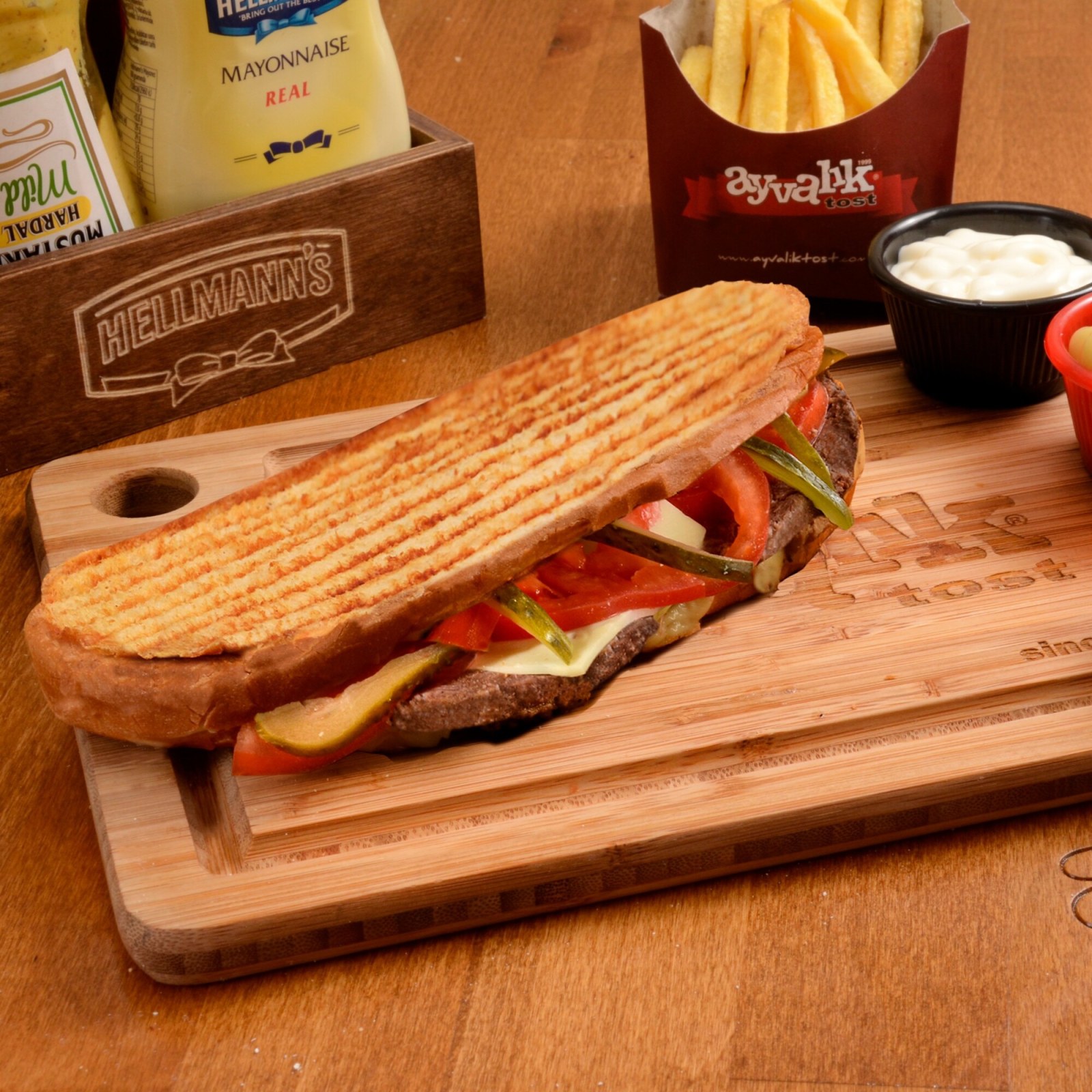 Kavurmalı Kaşarlı Tost