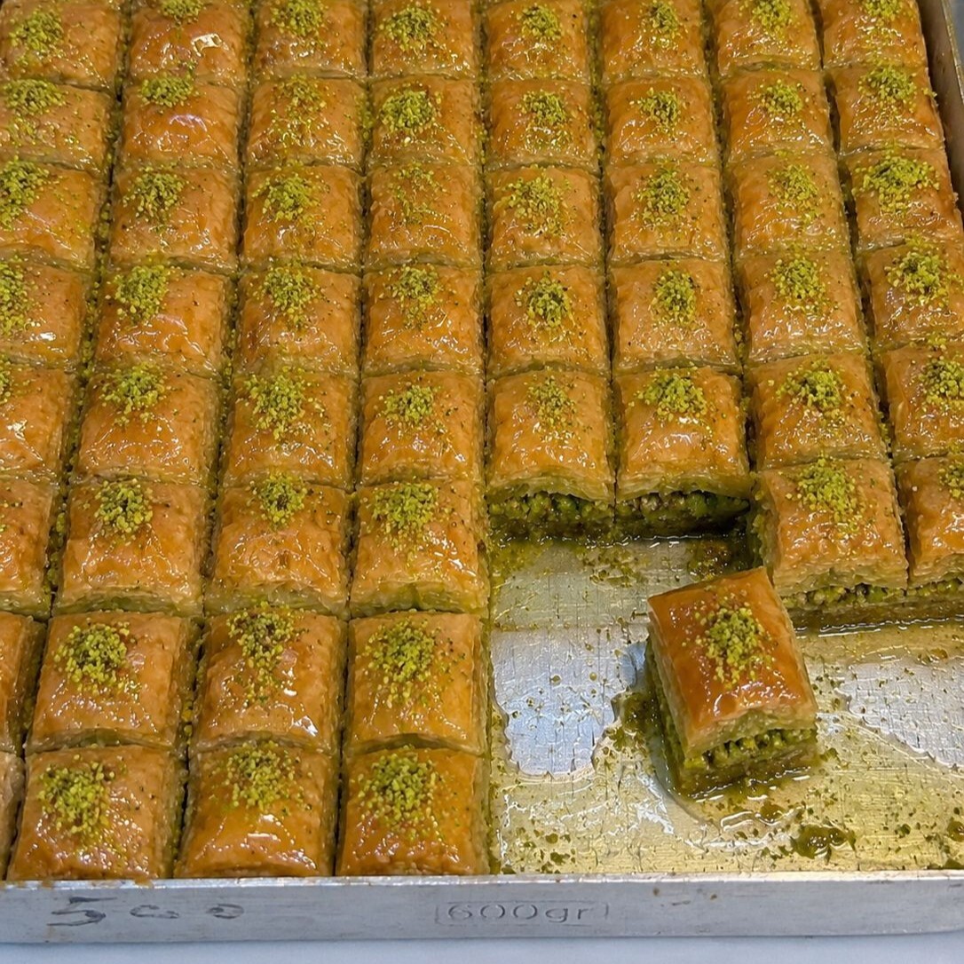 Antep Özel Baklava Antep Fıstıklı (Orta Boy)
