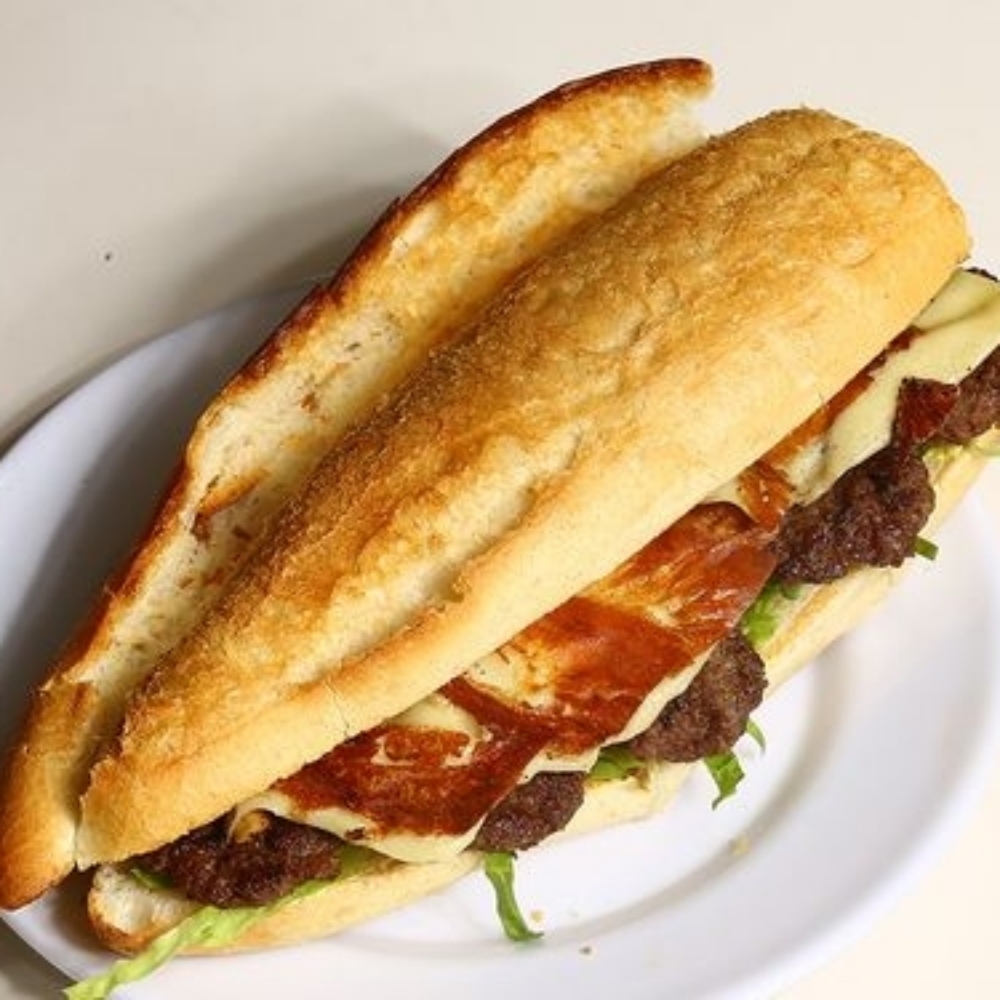 3 Çeyrek Ekmek Kızarmış Kaşarlı Izgara Köfte