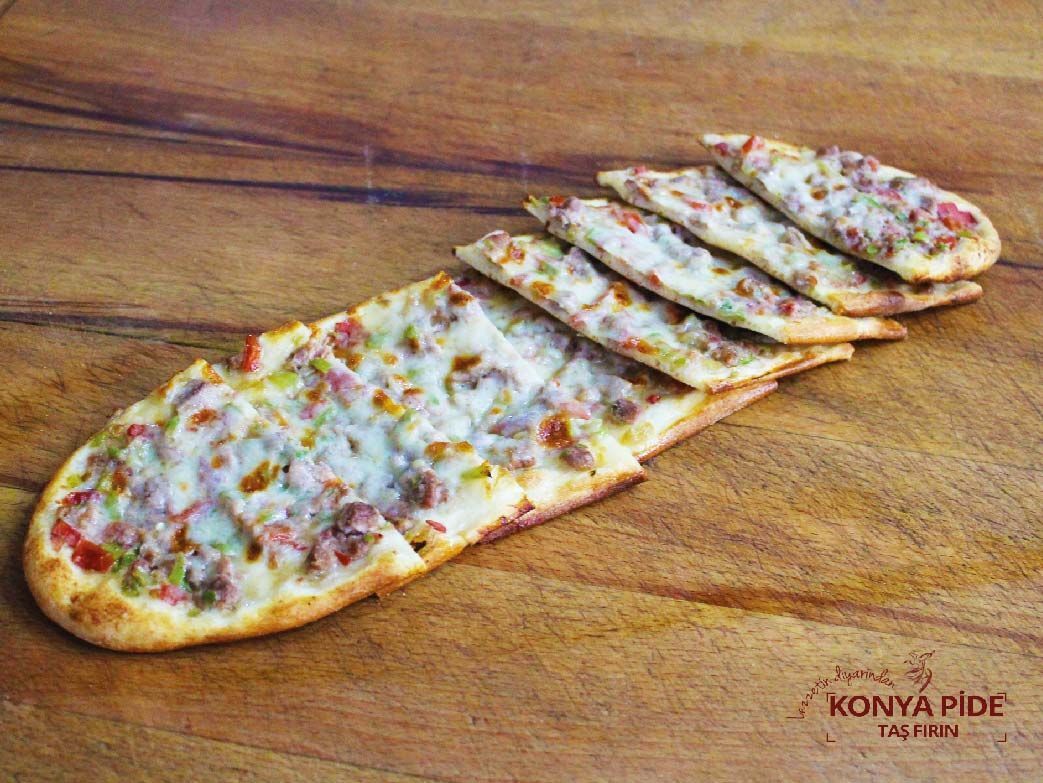 Kuşbaşı Kaşarlı Pide