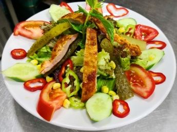 Izgara Tavuk Salata
