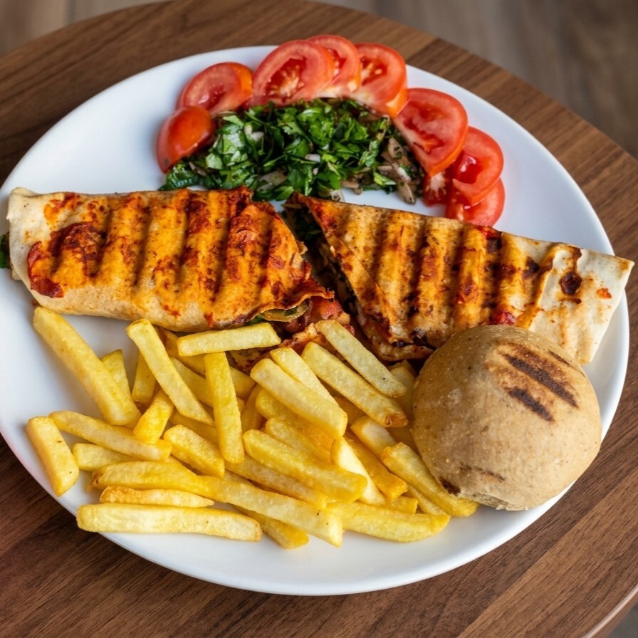 Közde Izgara İçli Köfte Dürüm Menü (Patates & Ayran & Tatlı İle)