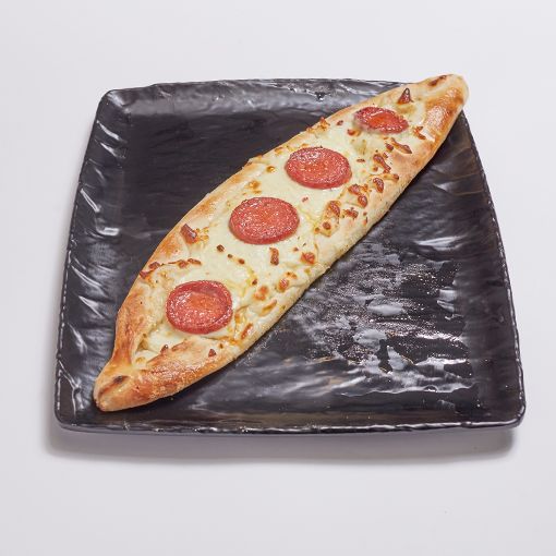 Kaşarlı Sucuklu Pide