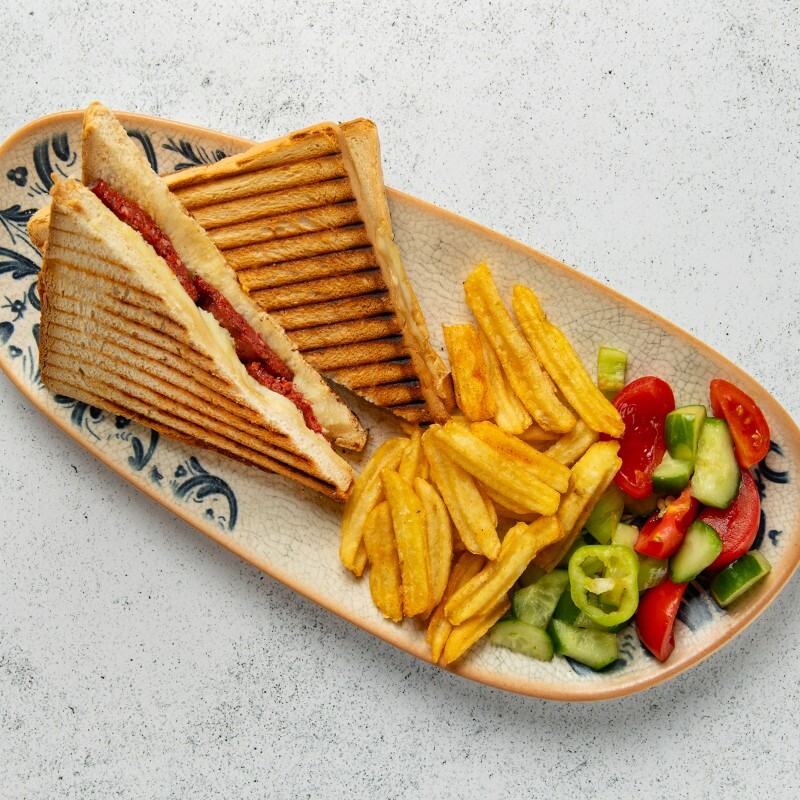 Karışık Tost (784,1599 KCal)