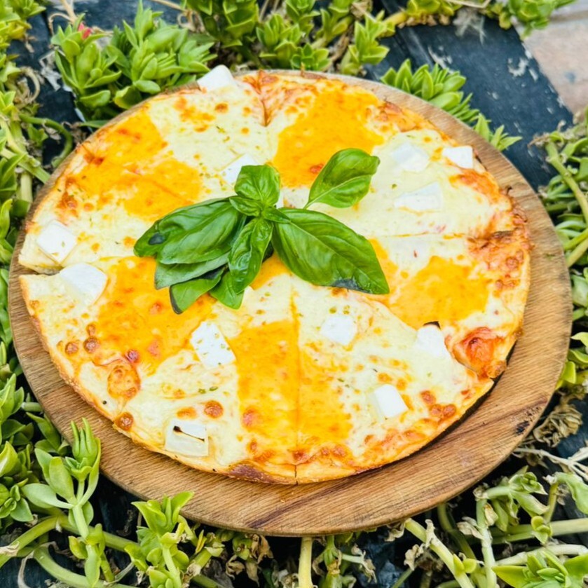 Üç Peynirli Pizza (Orta)