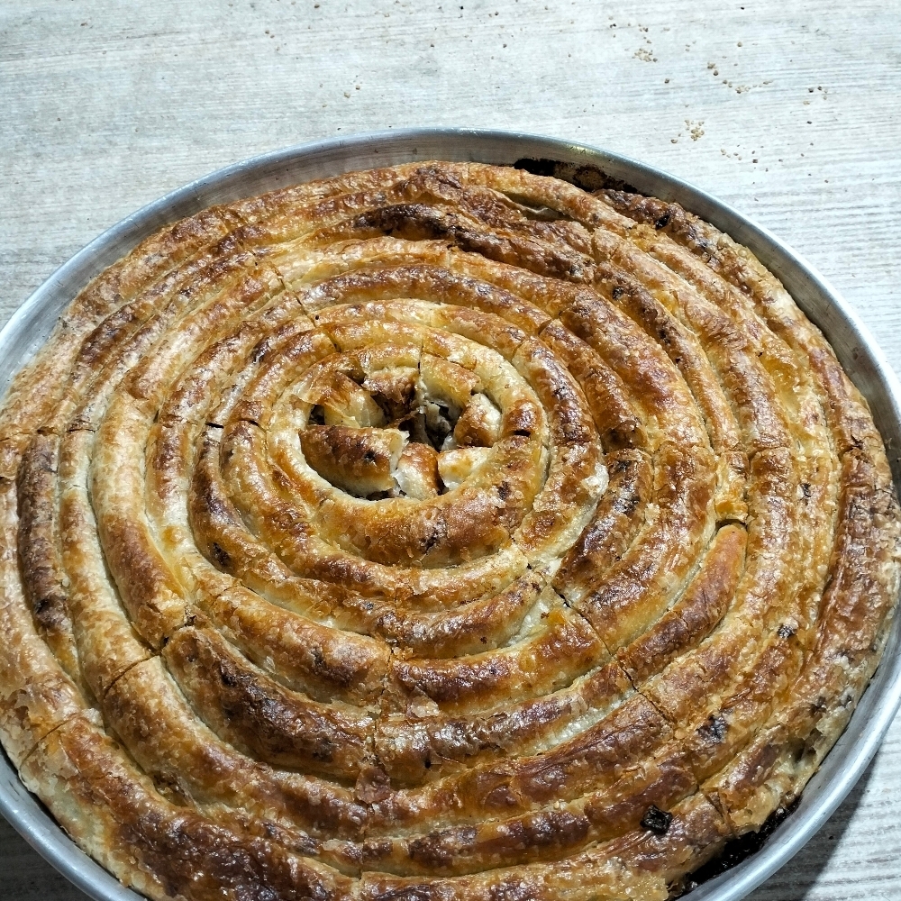 Ev yapımı kıymalı böreği