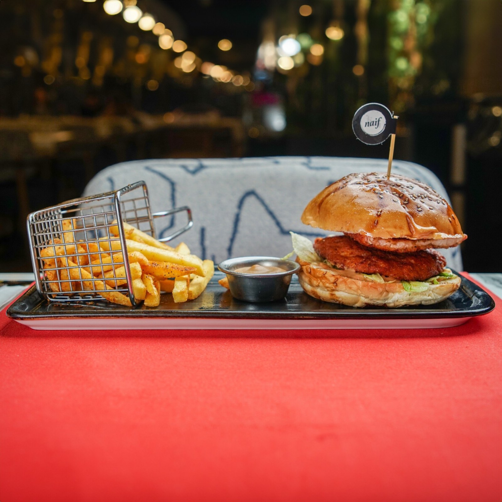 CHICKEN BURGER