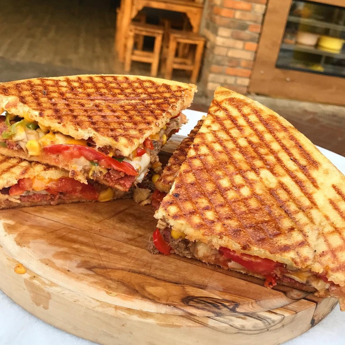 Sucuklu Bazlama Tost