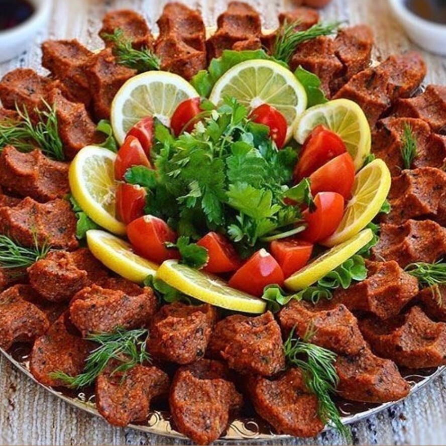 Çiğ Köfte (1 kg.) + 1 Lt (Ayran)
