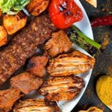 Gurme Karışık Kebap 2 parça Kanat 2 parça Tavuk şiş 1 şiş Çöp şiş ve Adana Kebap ile VIP