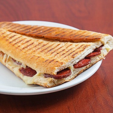 Üç Çeyrek Karışık Tost