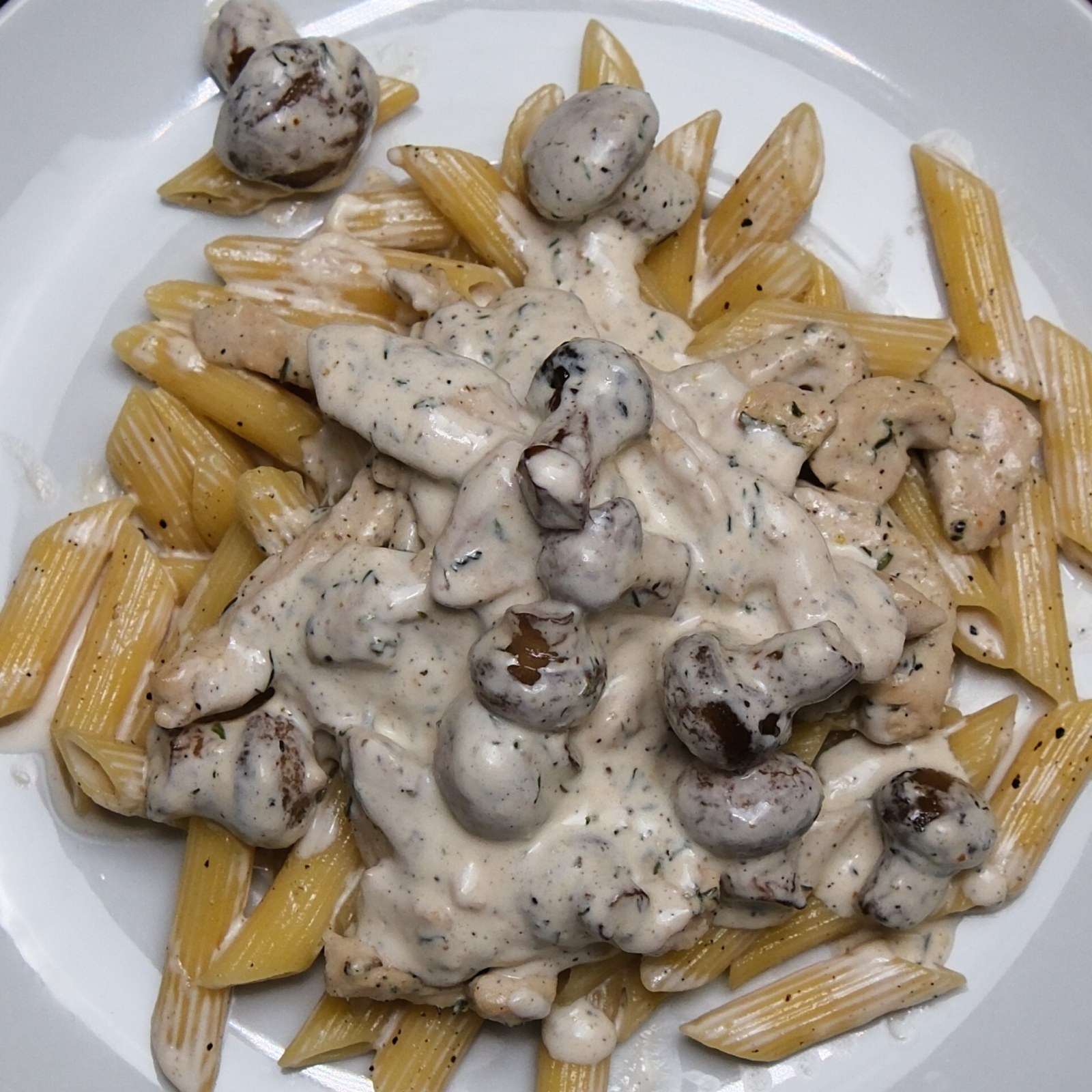 Penne Tavuk Mantar + Salad