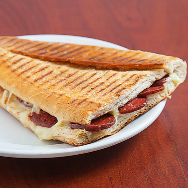 Tam Ekmek Sade Sucuklu Tost
