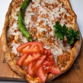 Odun Ateşinde Kıymalı Pide