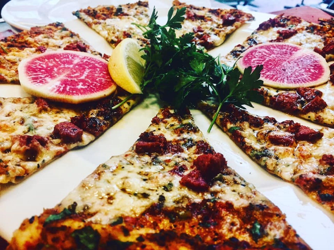 Kasap Sucuklu Lahmacun