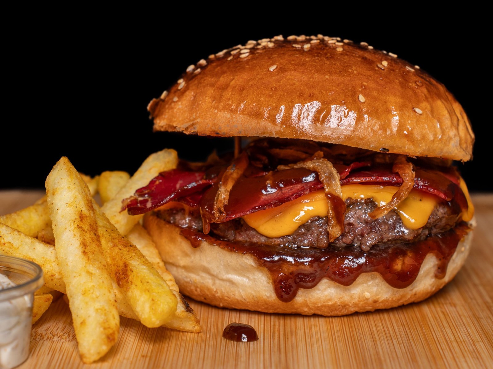 Ultimate Bacon Burger Menü