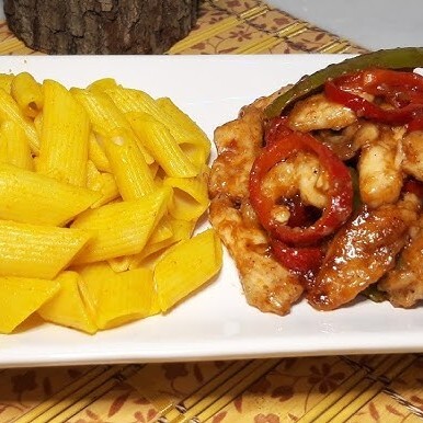 Barbekü Soslu Tavuk ( penne makarna eşliğinde )