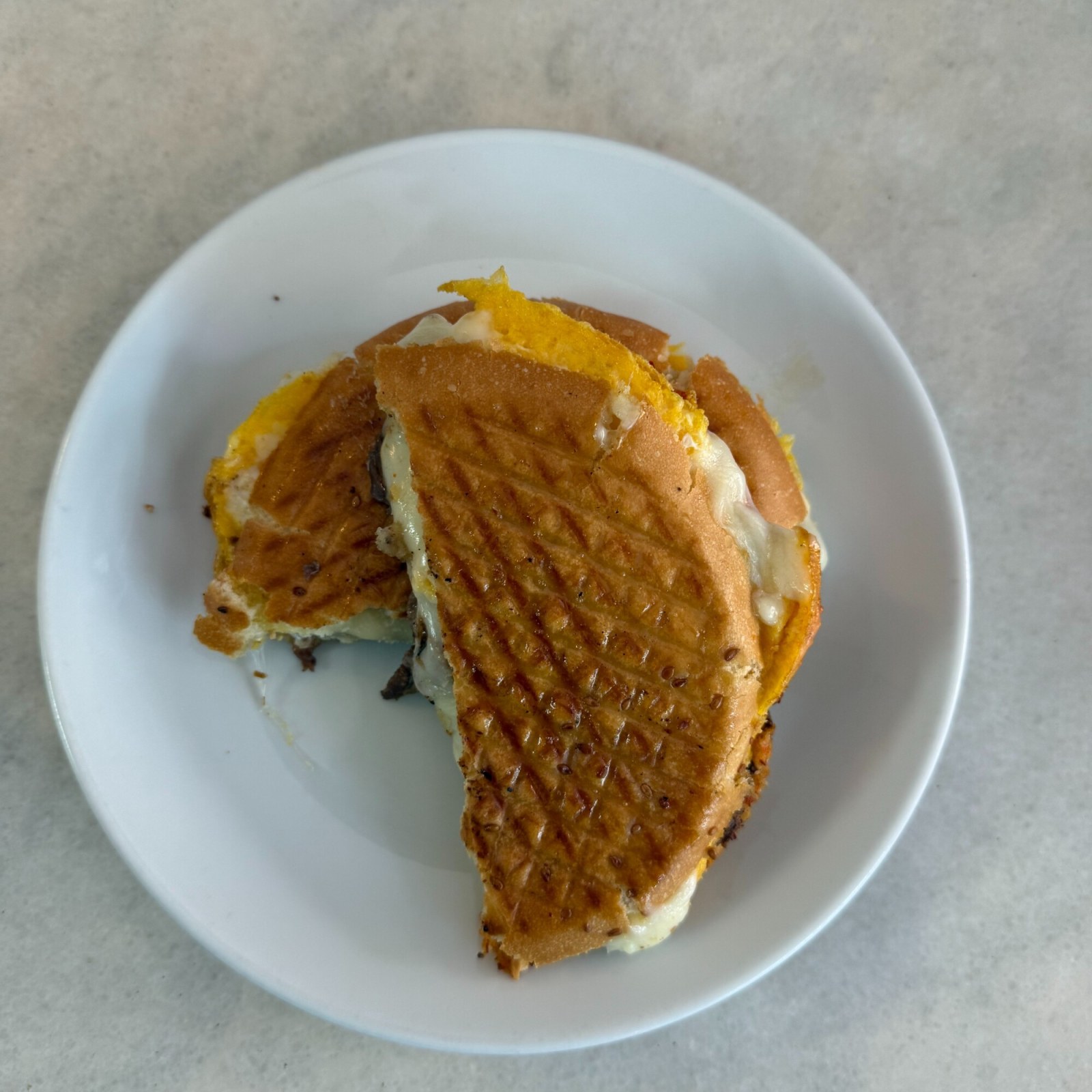 Kavurmalı Yumurtalı Tost