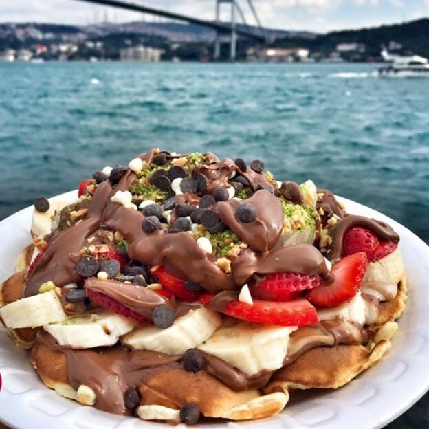Klasik Waffle+Coca Cola Menü