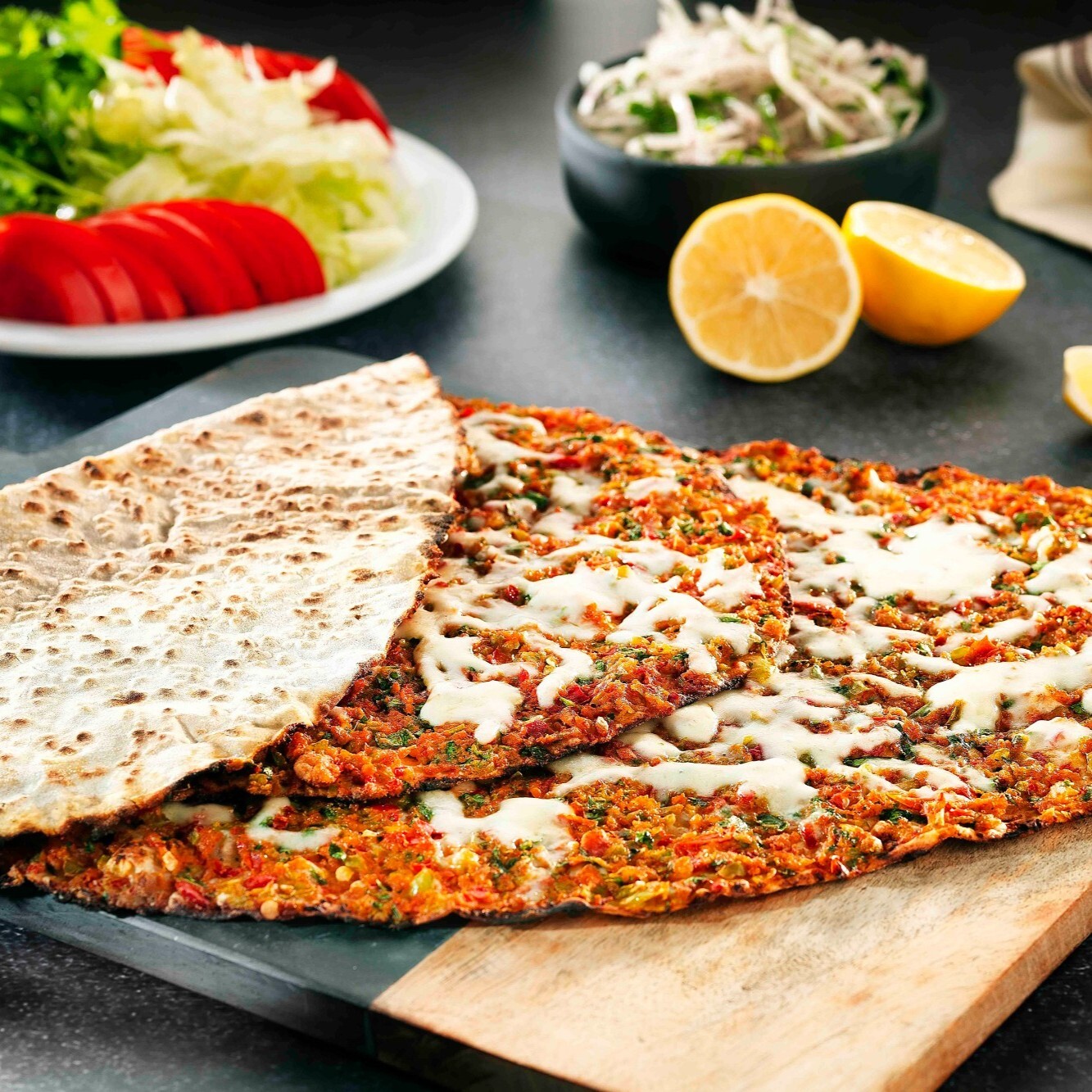 Kaşarlı Lahmacun