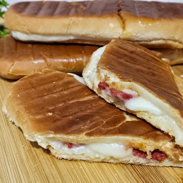 Tost (Kaşar ve Sucuk)