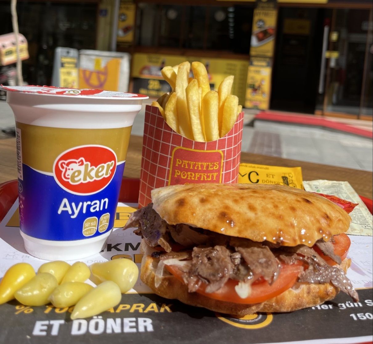 Tombik Ekmek Arası Et Döner Menü